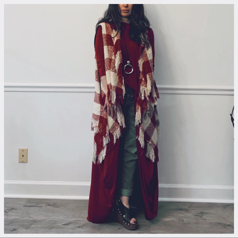 ✨LAST ONE ✨Plaid fringe vest - Picture 5 of 8